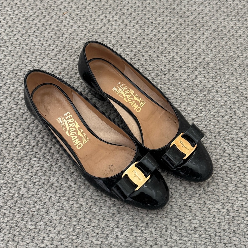 Ferragamo Vara ballet flats